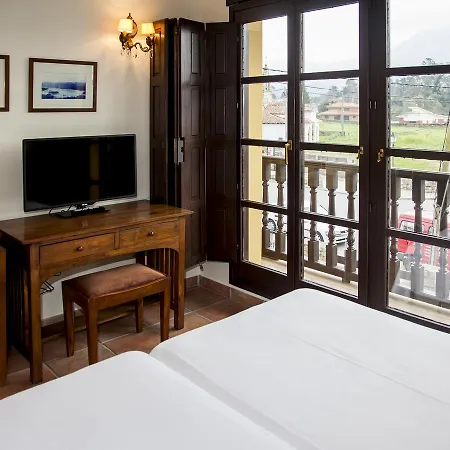 The Island Hotel 2*
